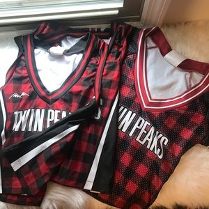 Twin Peaks Jerseys XS